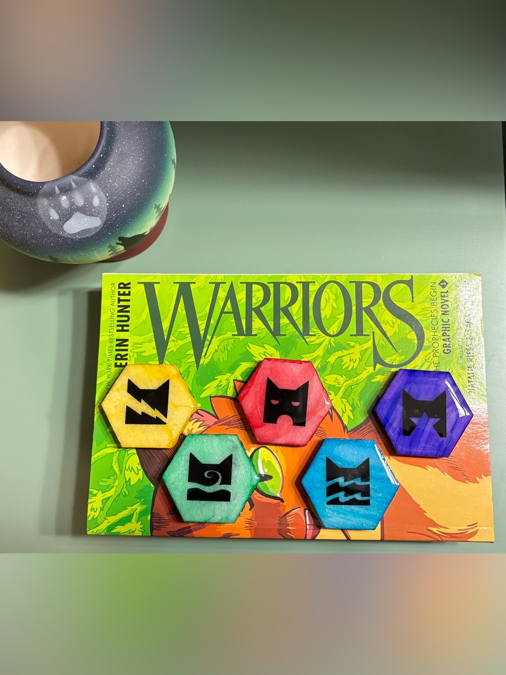 Warrior Cats Hexagon Decorative Tiles – Clan‑Inspired Resin Collectibles